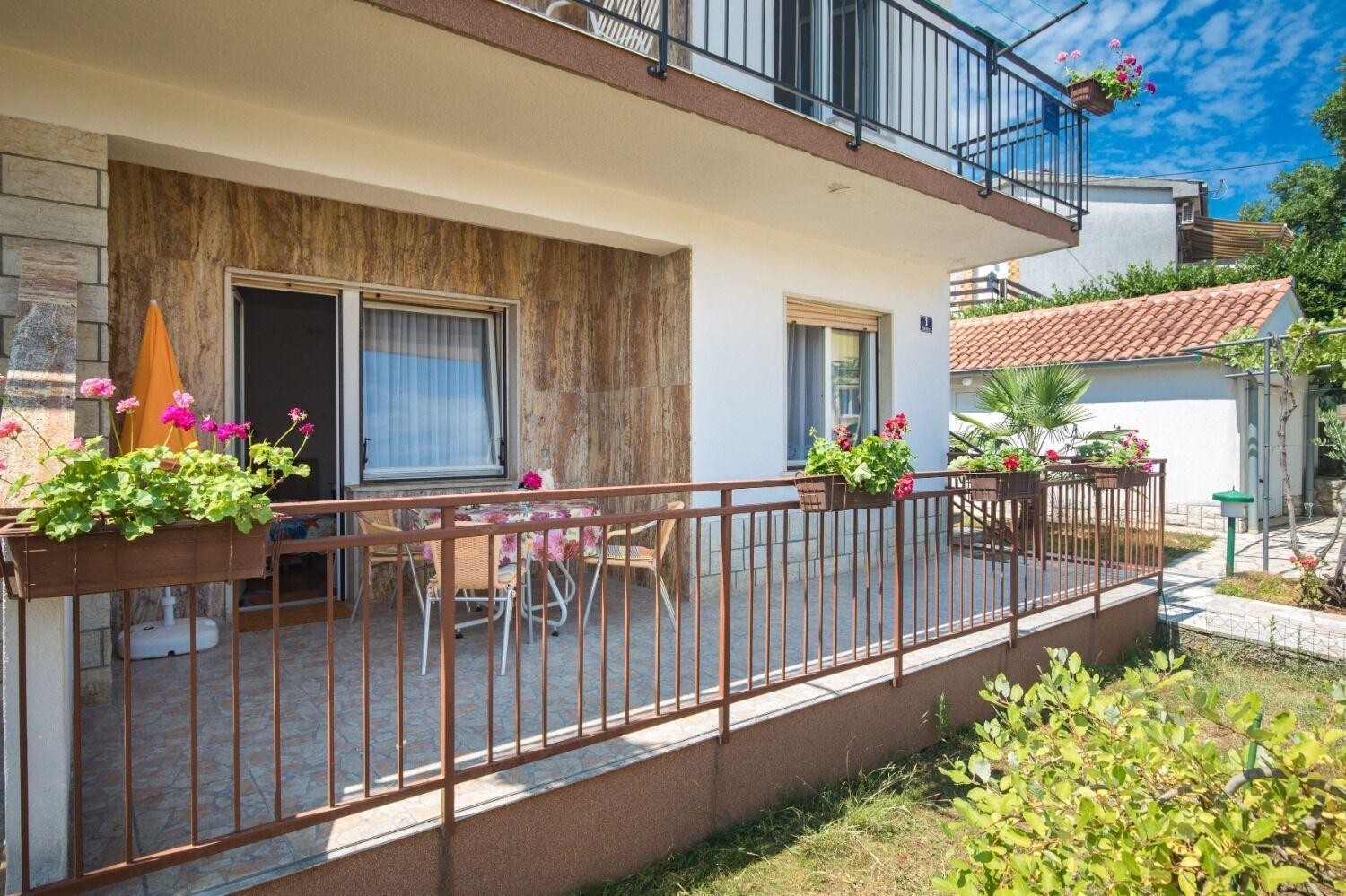 Apartments Kate - 100 M From Beach Malinska Dış mekan fotoğraf