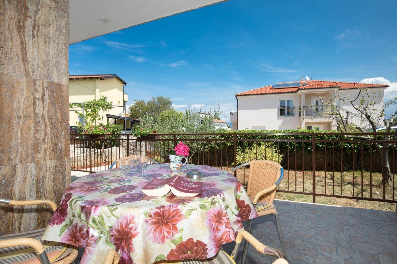 Apartments Kate - 100 M From Beach Malinska Dış mekan fotoğraf