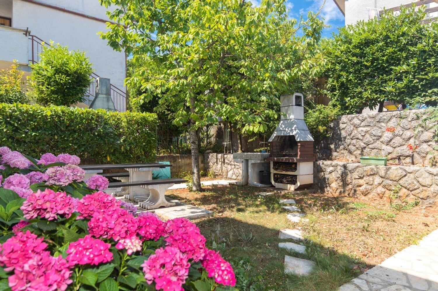 Apartments Kate - 100 M From Beach Malinska Dış mekan fotoğraf